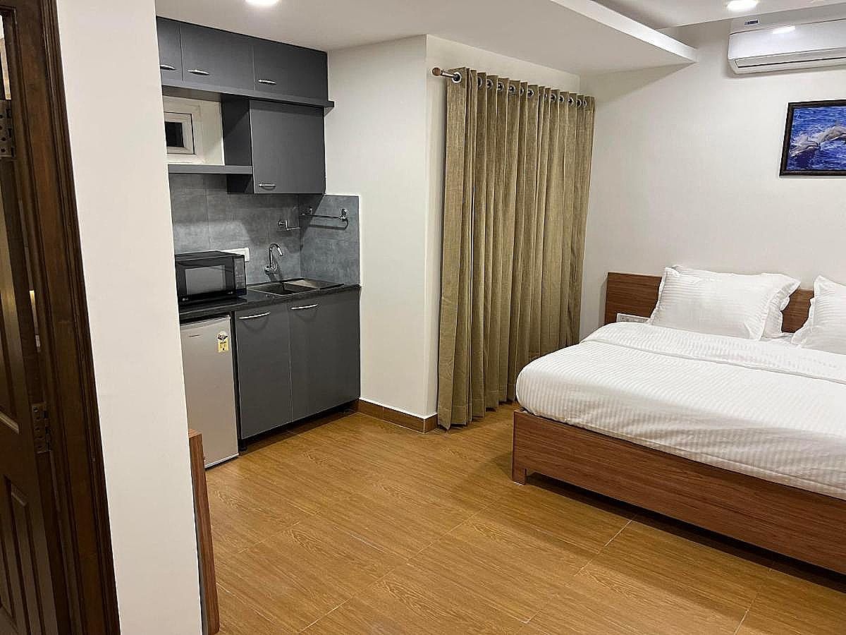 Palladium Luxury Suites Financial District Unit I Studio with Balcony 2
