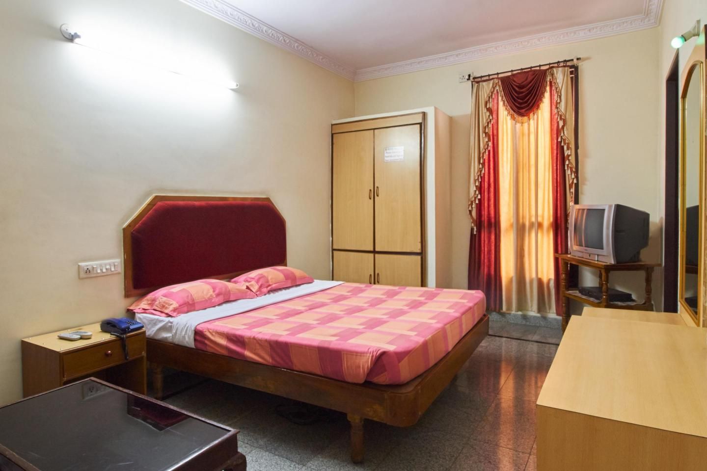 DELUXE DOUBLE BED ROOM NON AC