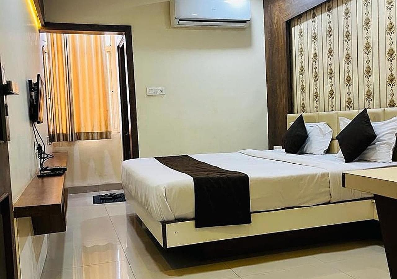 Deluxe Double or Twin Room