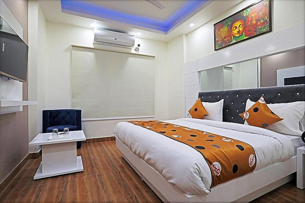 Double Room with Private Bathroom
