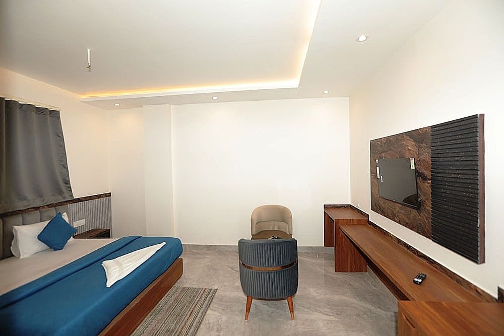 Hotel Hardik Palace Noida Standard Double Room 10