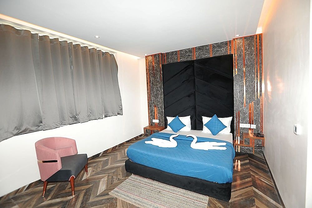 Hotel Hardik Palace Noida Standard Double Room 3