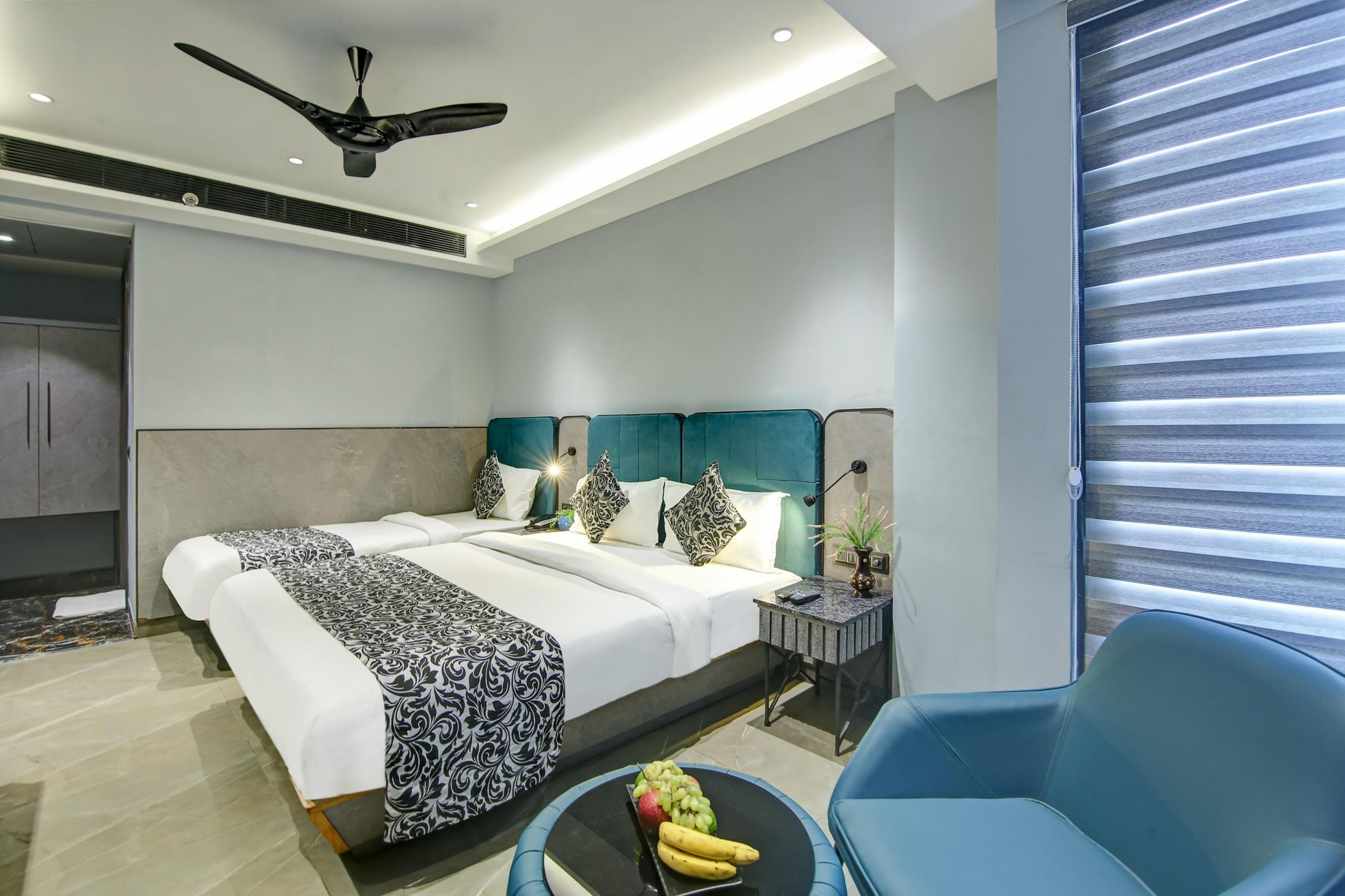 Family Suites With Window - City View - Great For 3-4 Adults