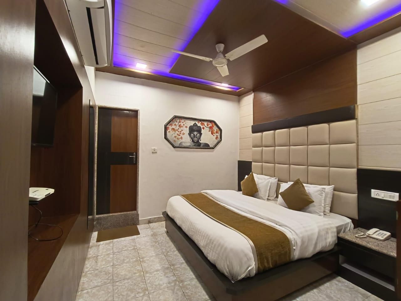 Deluxe Suite