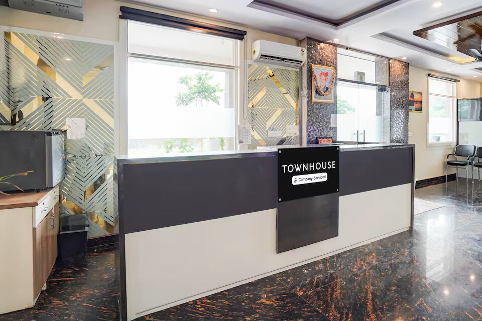 undefined Hotel Palm Tree 2