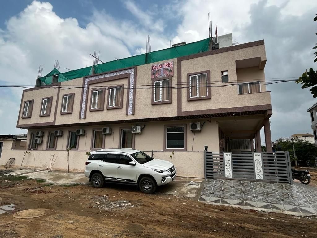 undefined Hotel Palm Tree