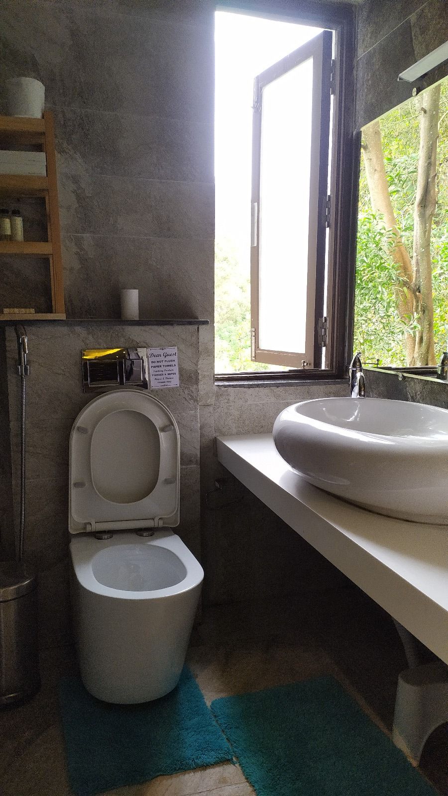 Cottages by creek Compact Cozy Corner 4