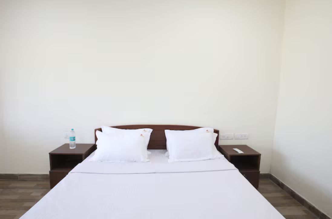 Hotel Aalayam Kanchipuram Deluxe Room 3