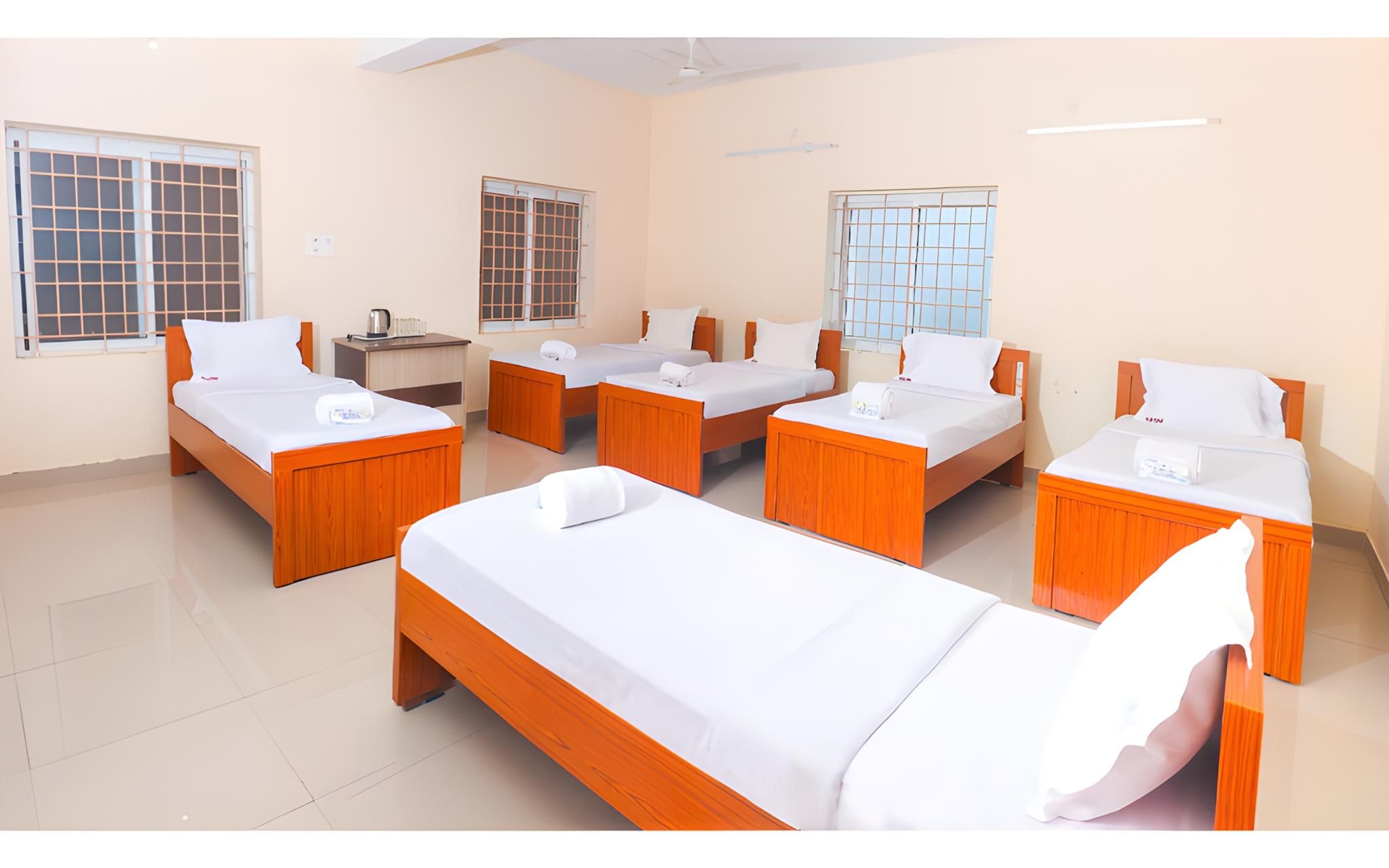 Family Room for 6 Adults