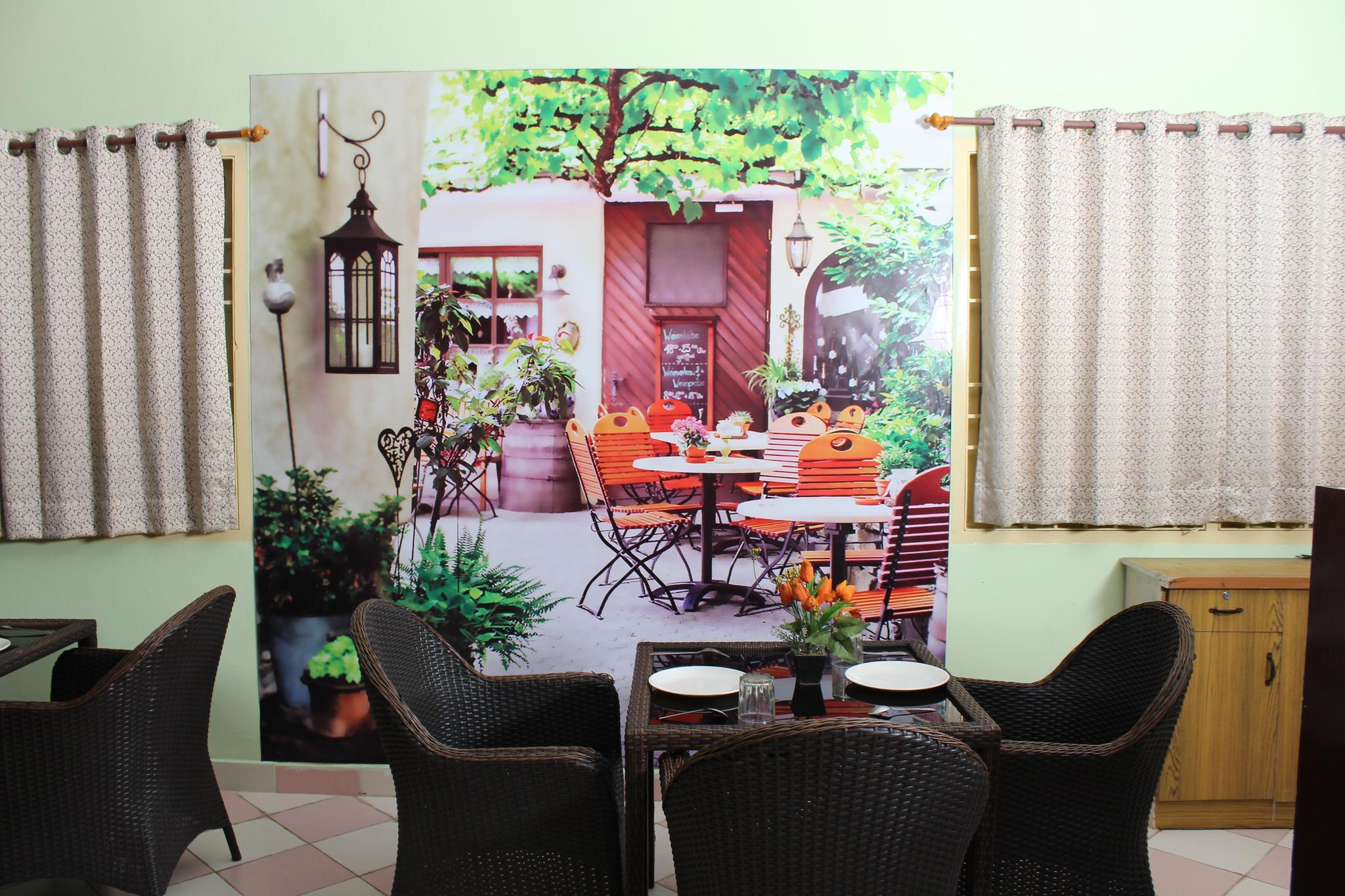 Food & Dining