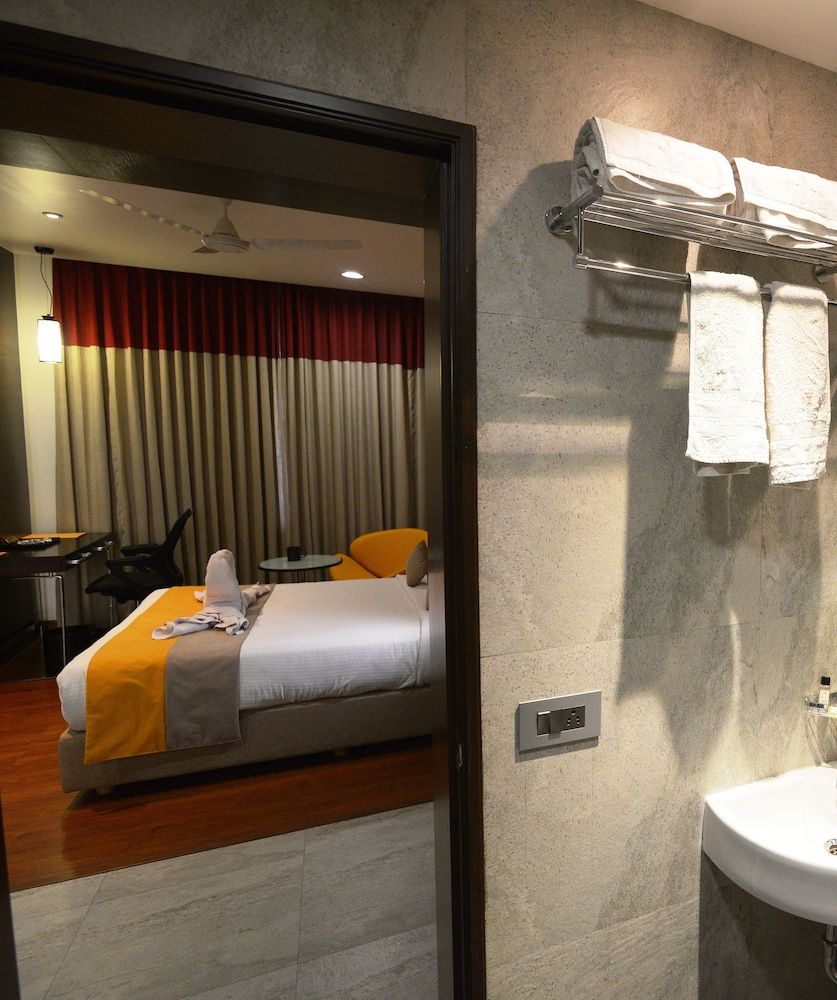 Astoria Hotel Madurai Deluxe Room  10
