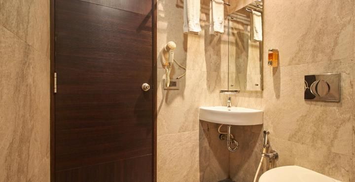 Astoria Hotel Madurai Deluxe Room  7