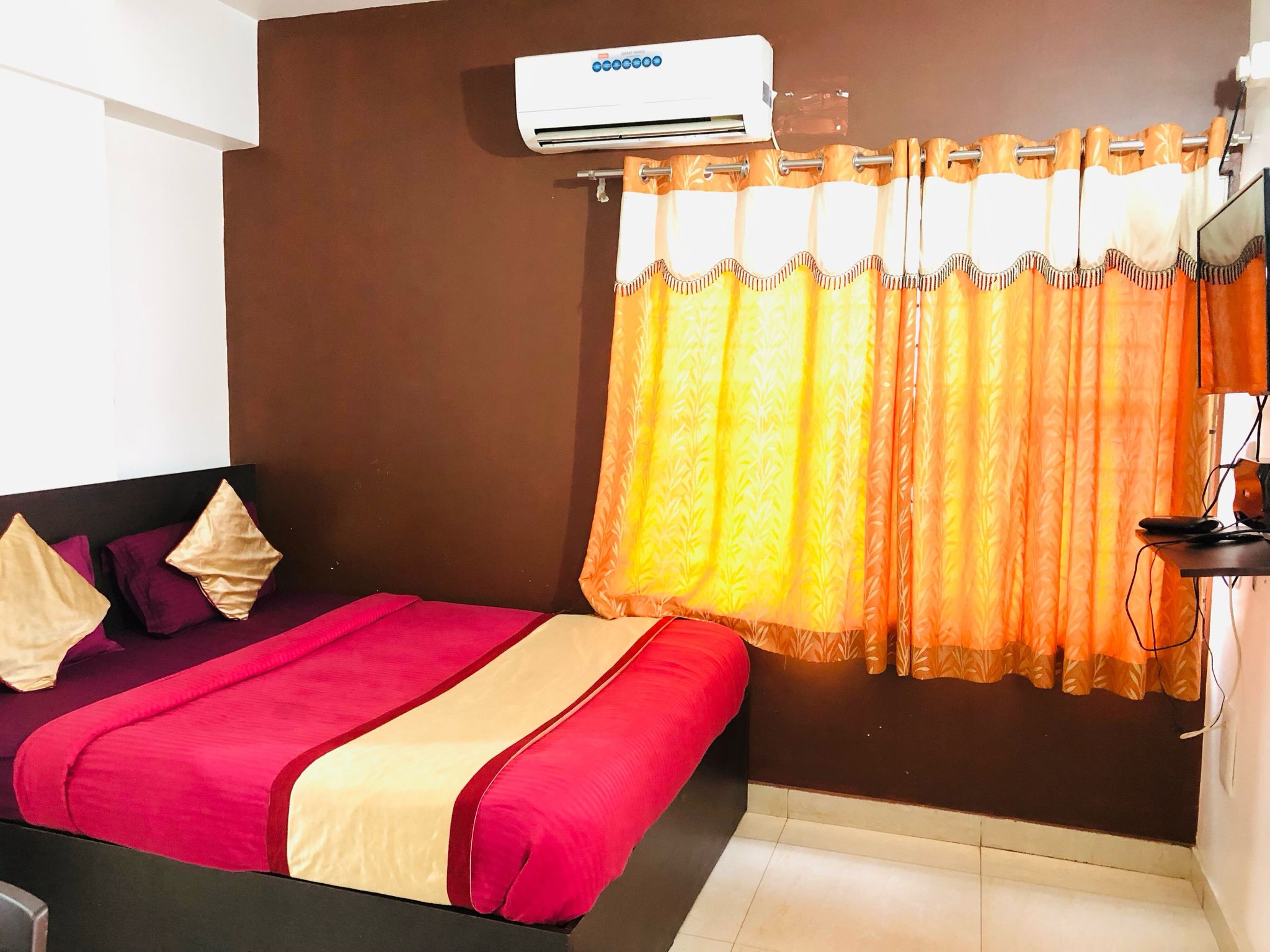 AC DELUXE ROOM