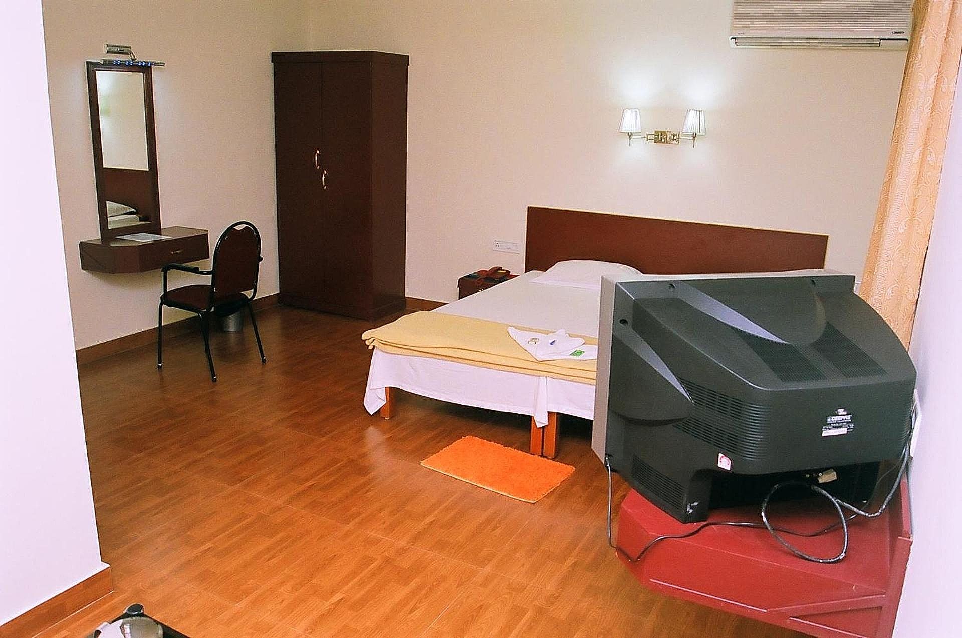 Hotel Srinivas Non AC Double 19