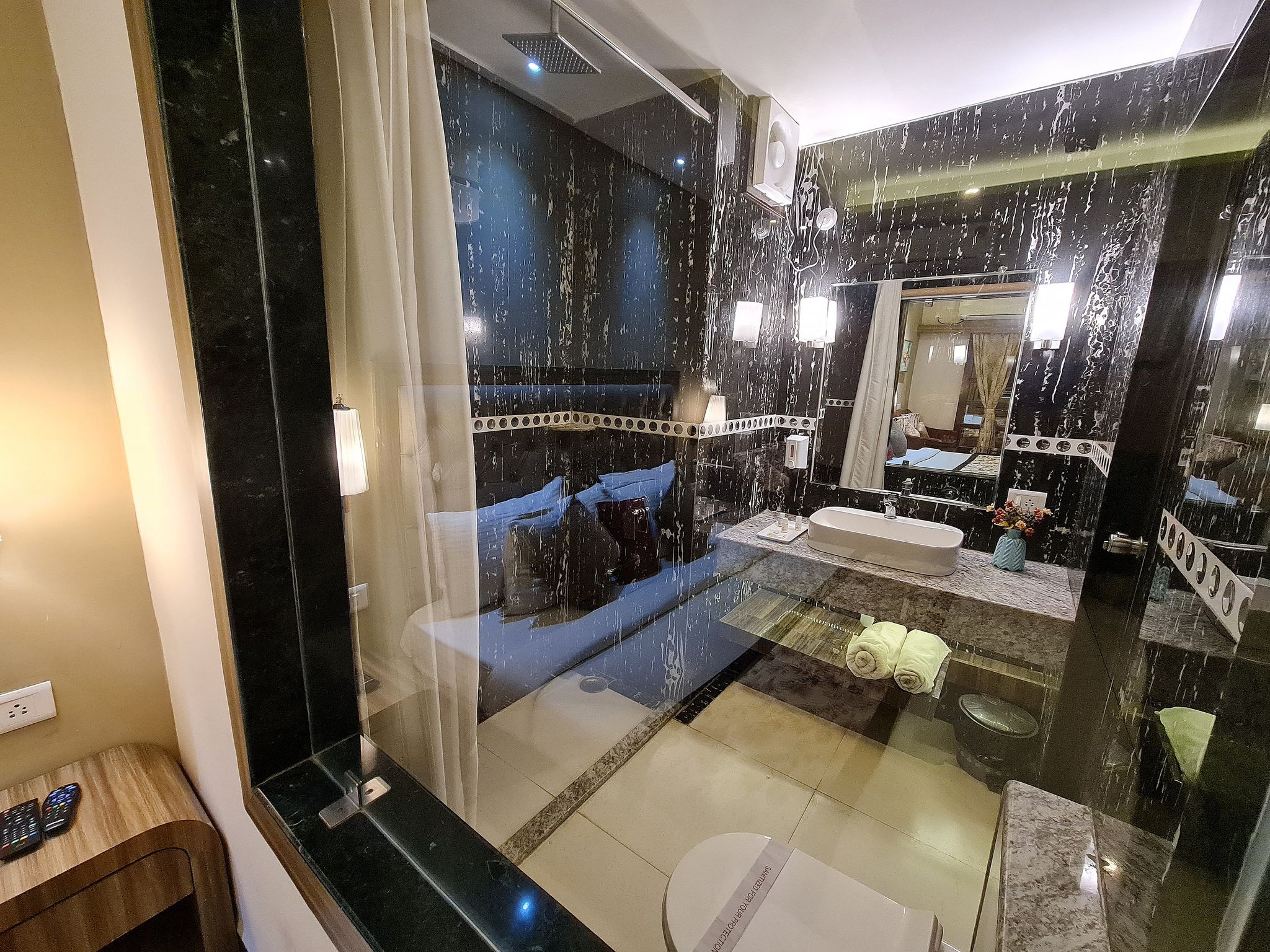 Woods inn Resort (Airport Hotel) Deluxe Room 11