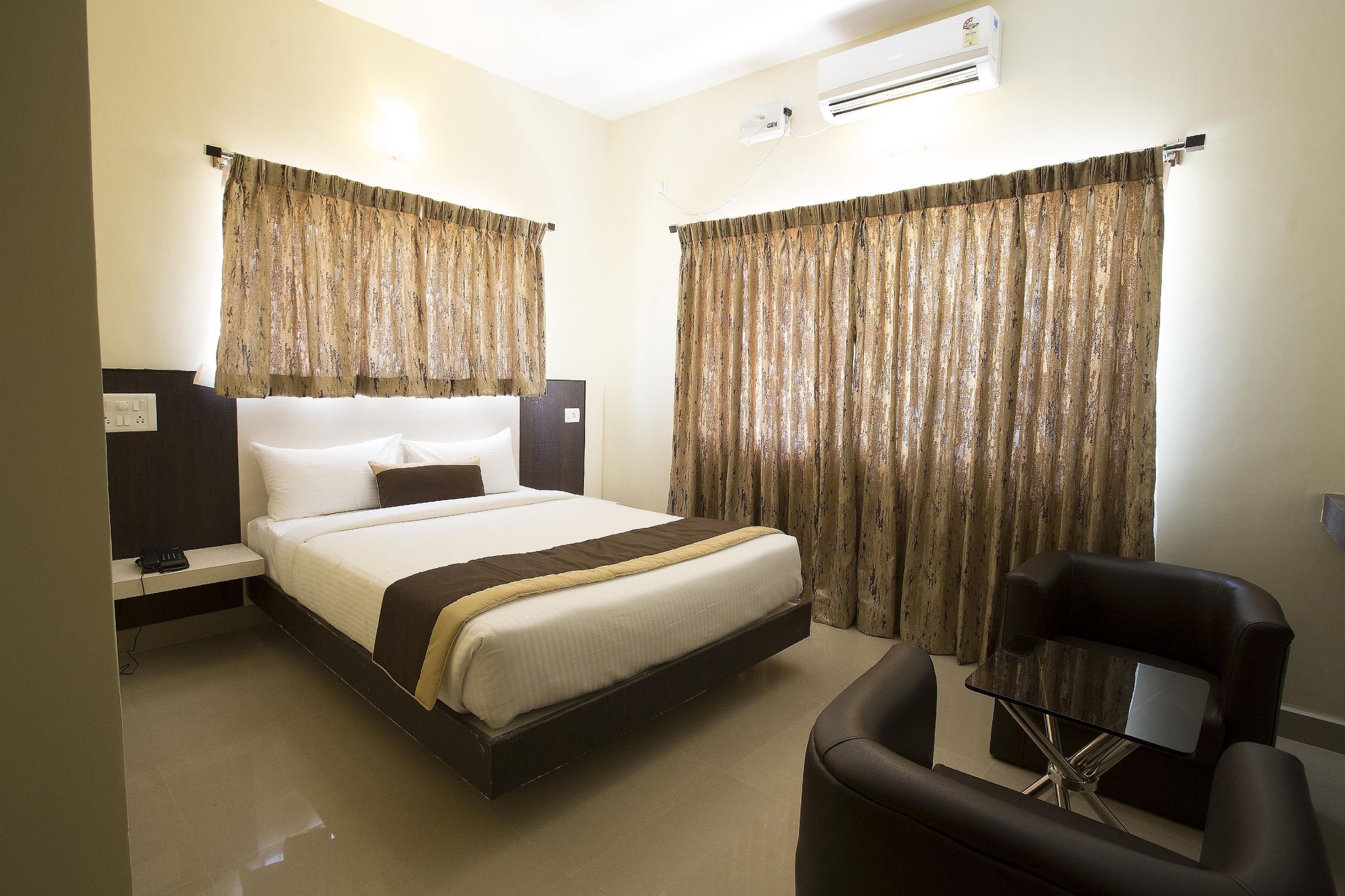 Daffodil Suites Standard Room  2