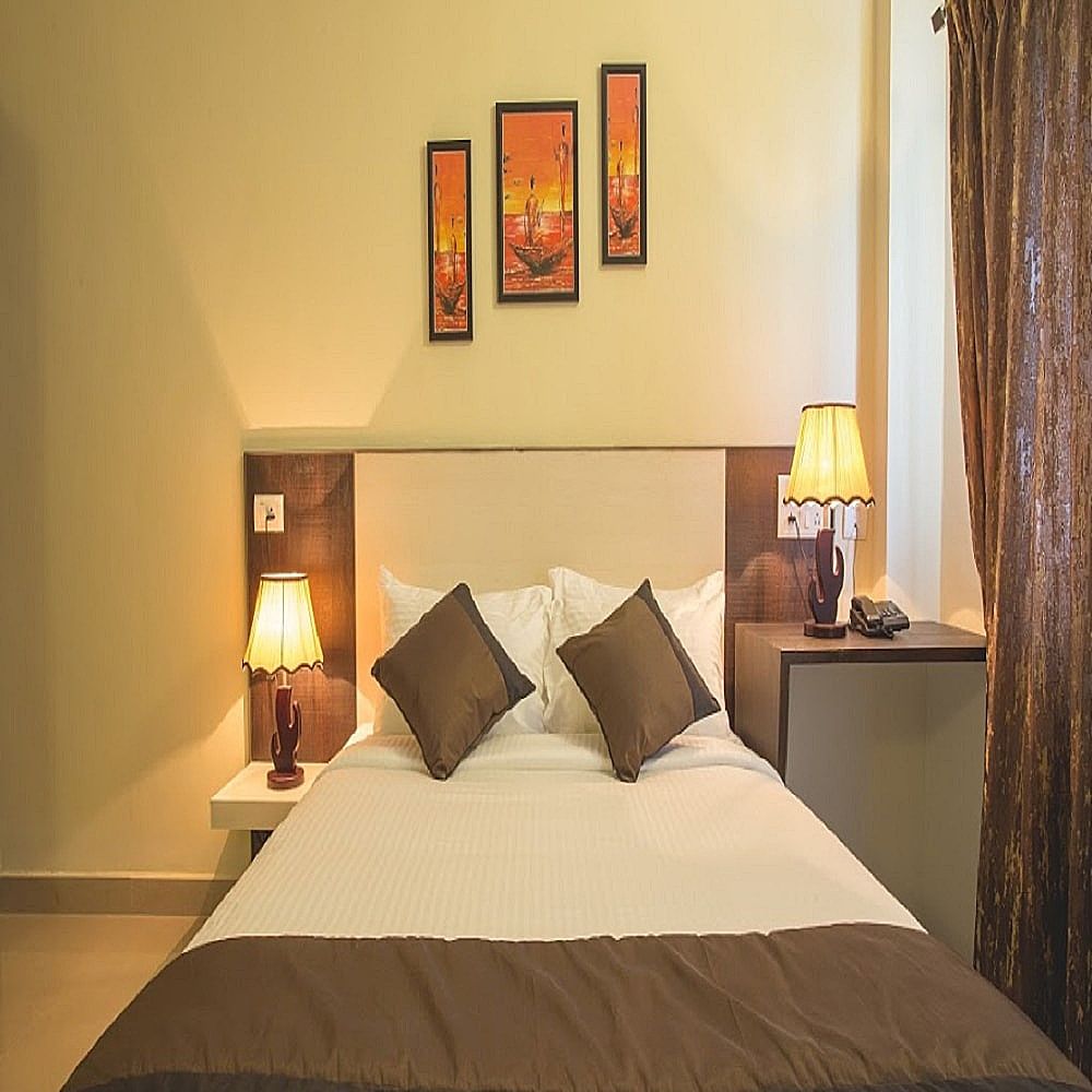 Daffodil Suites Standard Room  3