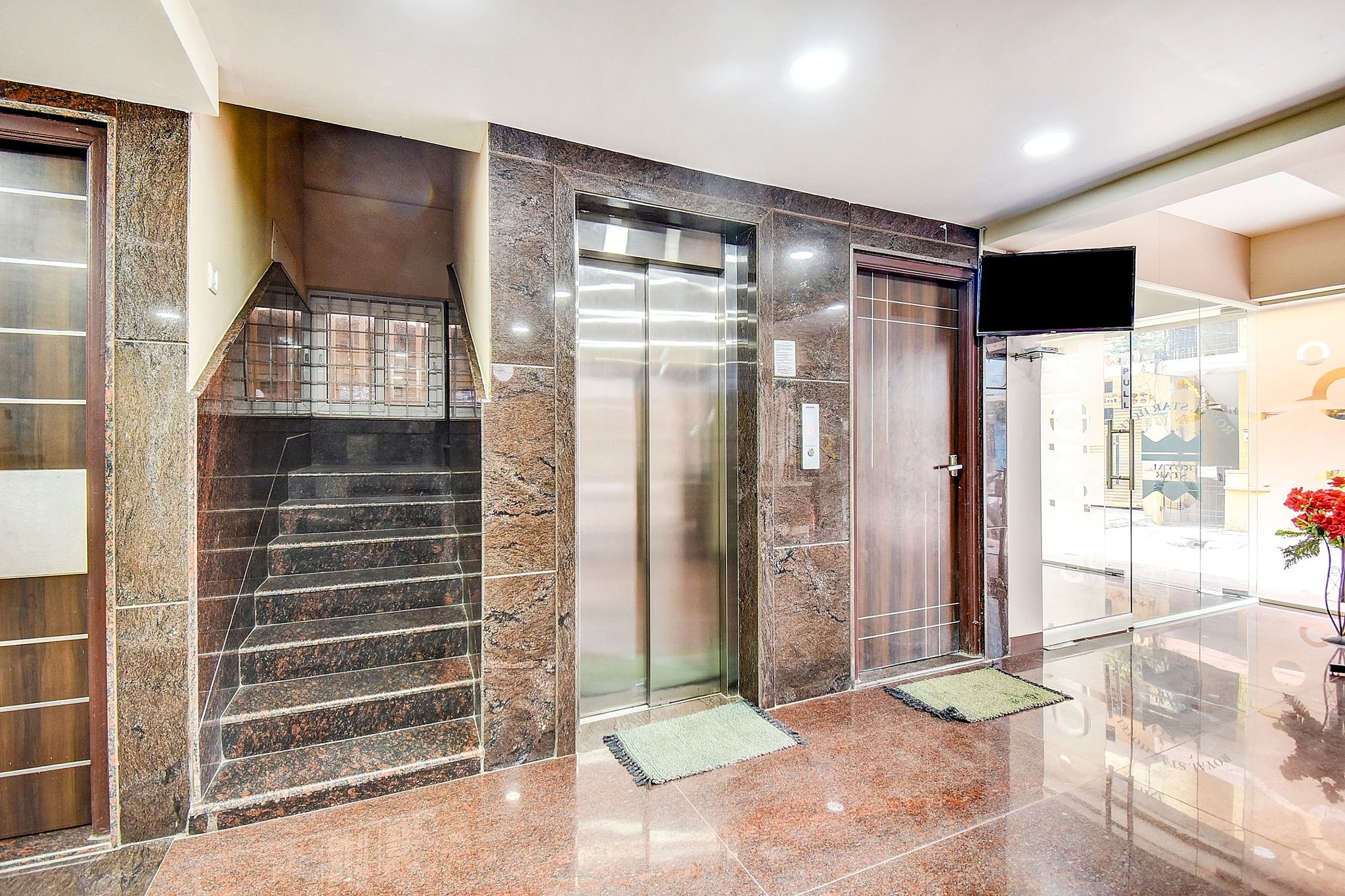 undefined Royal Star Hotel 4