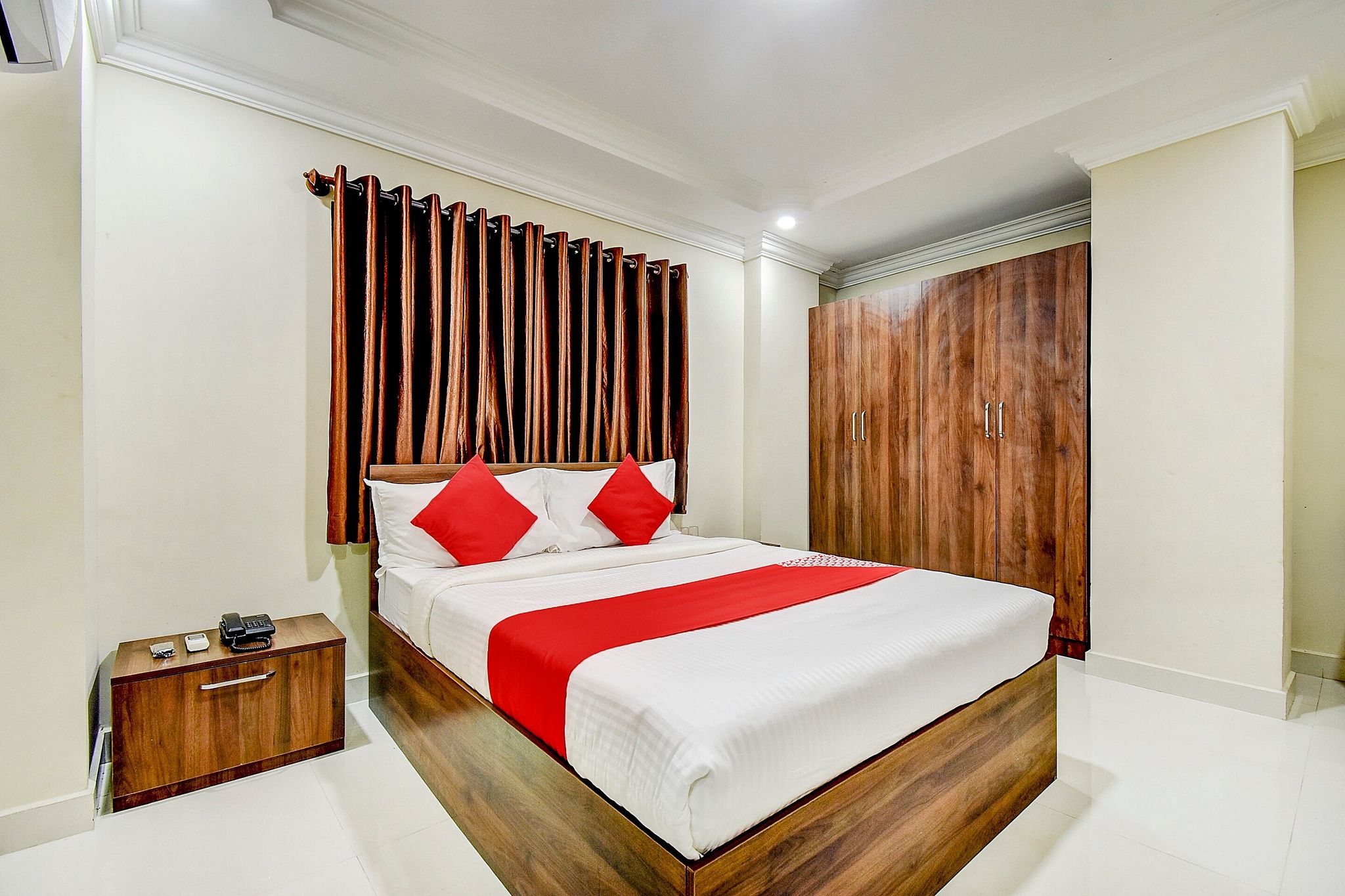 undefined Royal Star Hotel 5