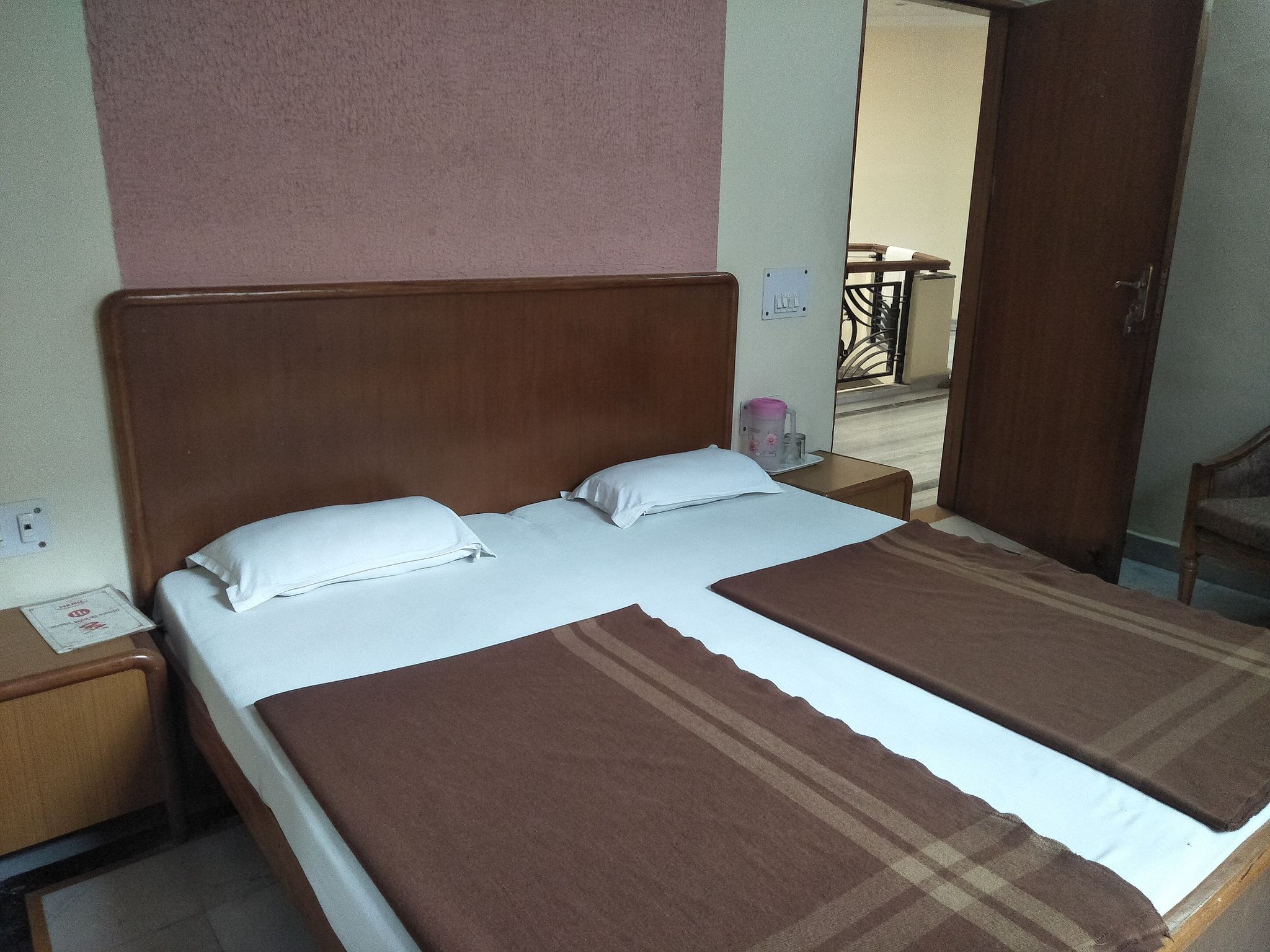 Hotel Har Ki Pauri Semi Deluxe Room