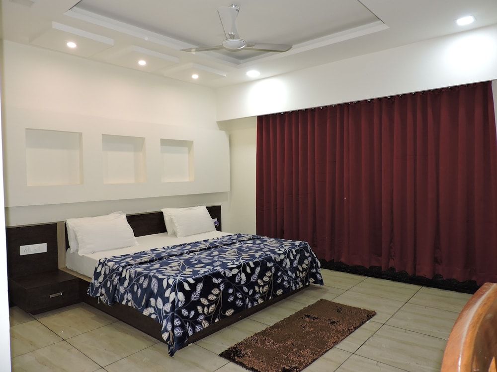 Deluxe Double or Twin Room, City View