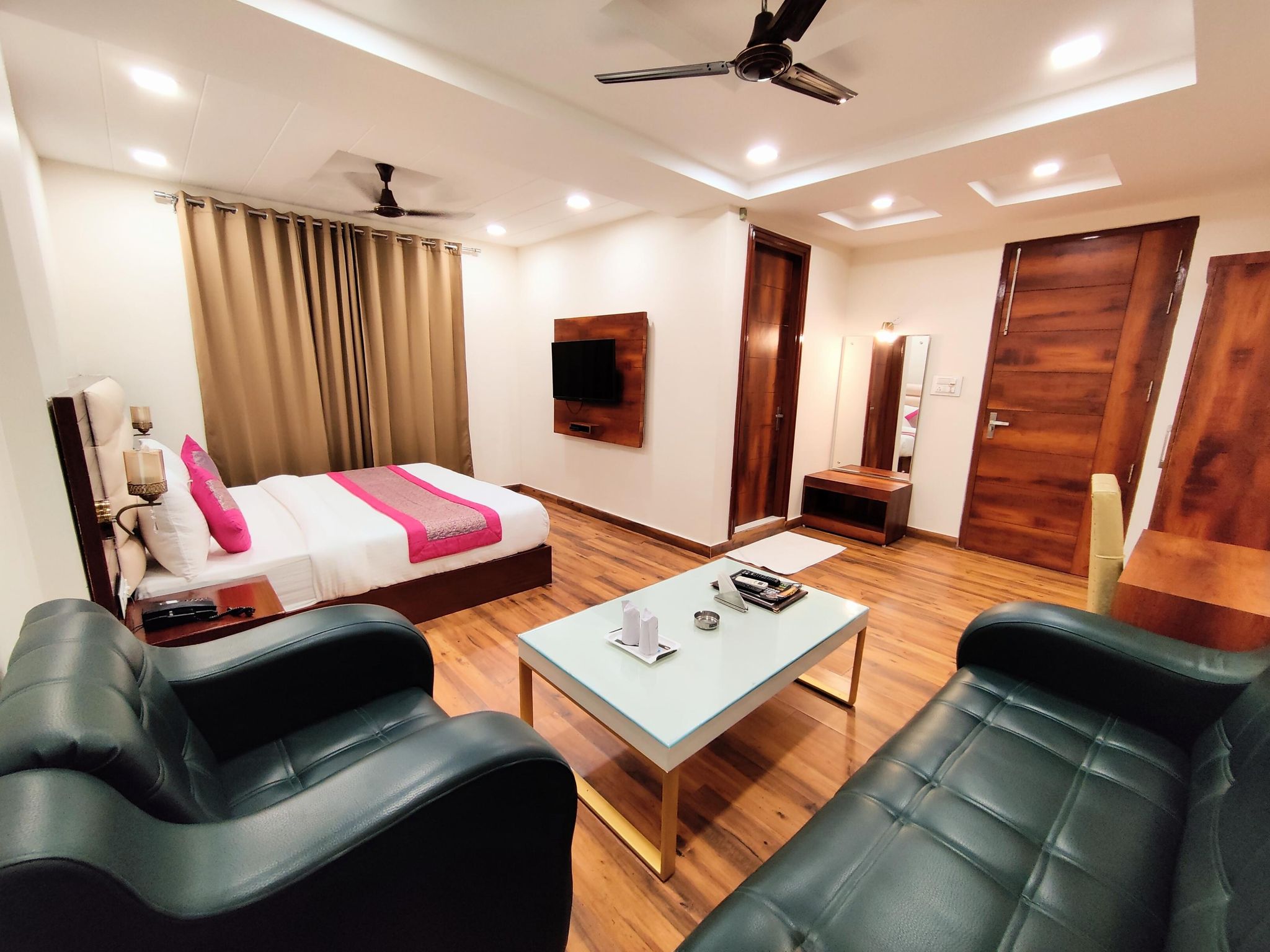 Motel Blue Sapphire Deluxe Room 2