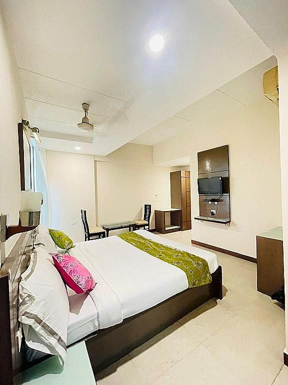 Hotel Crystal Retreat Executive Room 4