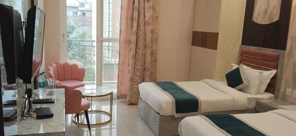 Corbett View Banquets and Resorts Executive Room 4