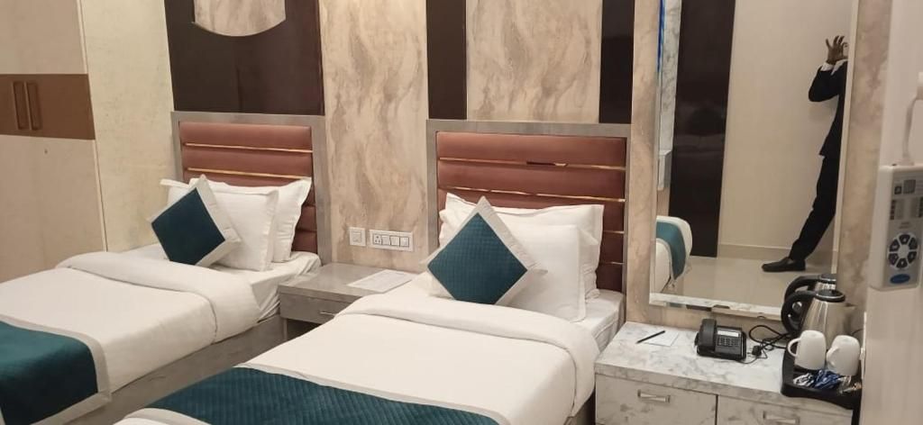 Corbett View Banquets and Resorts Executive Room 2