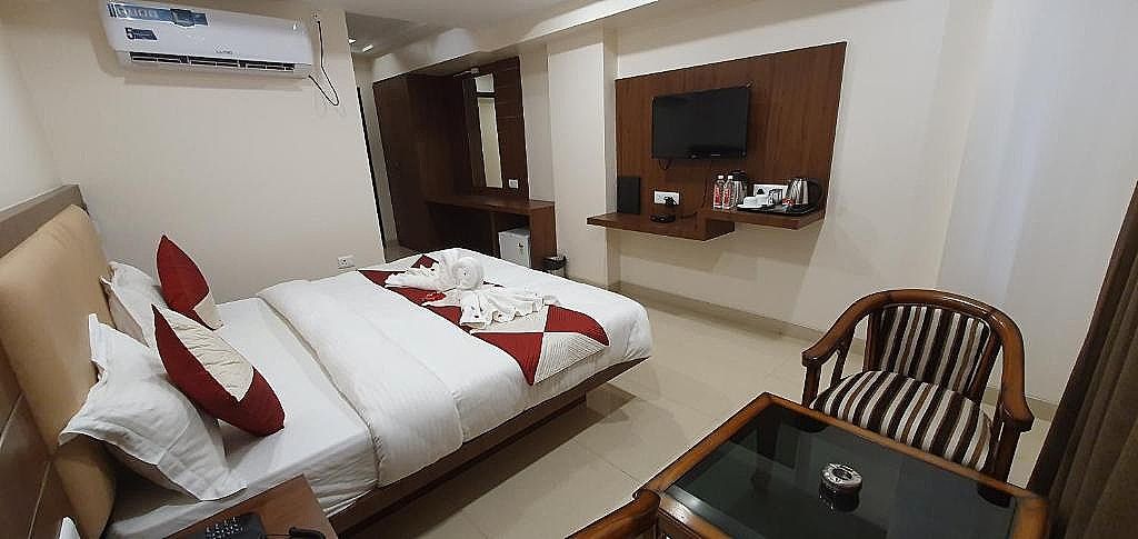 HOTEL MK GRAND, ISHWAR TOWER NEAR PDR MALL, GODOWLIA  Deluxe Room 6