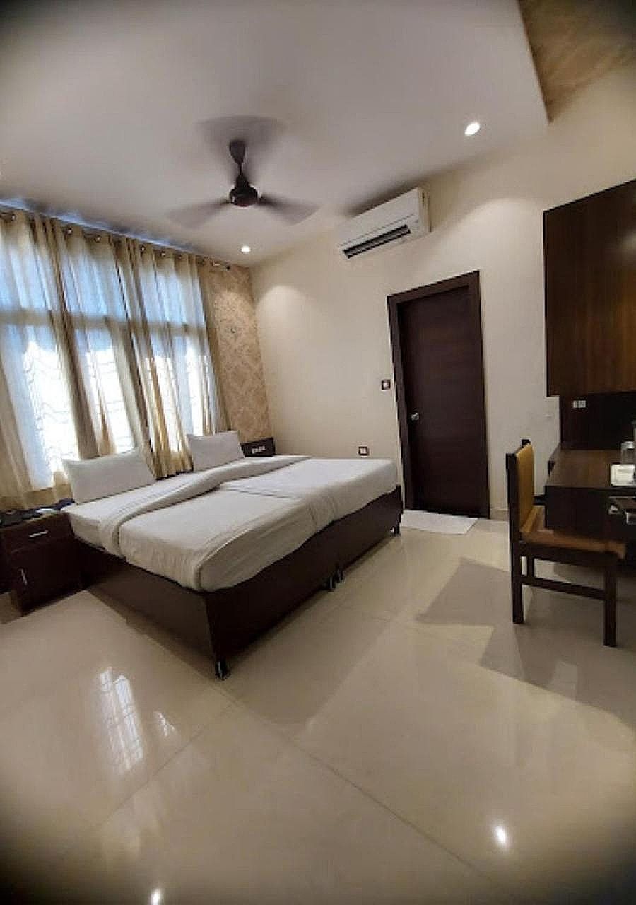 Hotel Park Plaza Deluxe Room 12