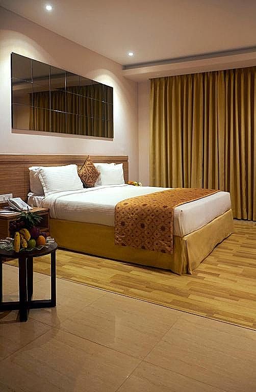 The Hotel Palacio Elegant Room 4