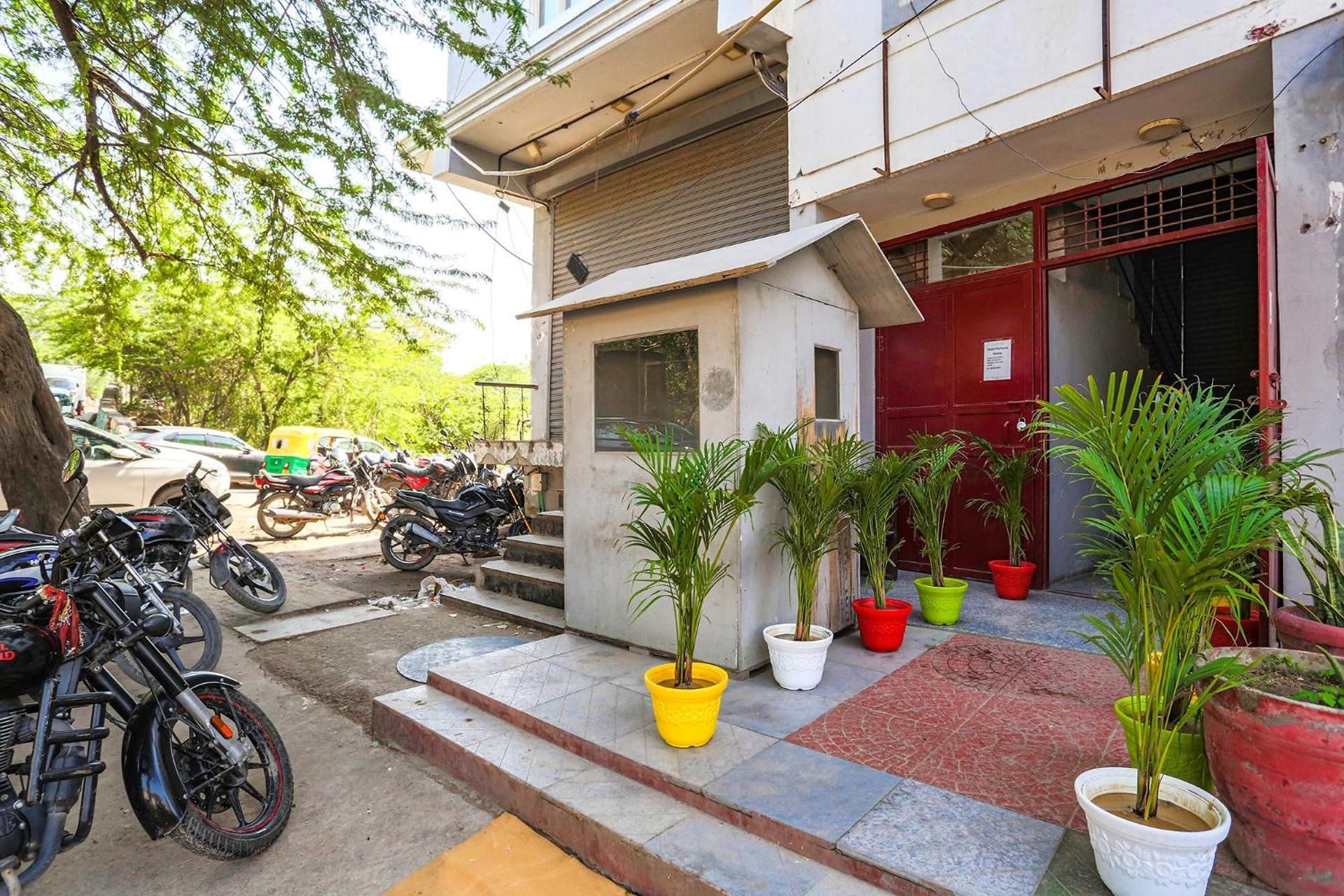 undefined FabHotel Fortune City 8