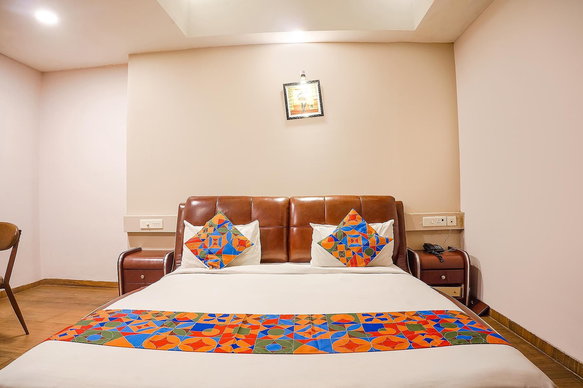 FabHotel Divine Casa Deluxe Room 2