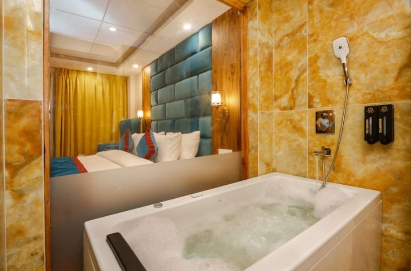 Royal Suite with Jacuzzi