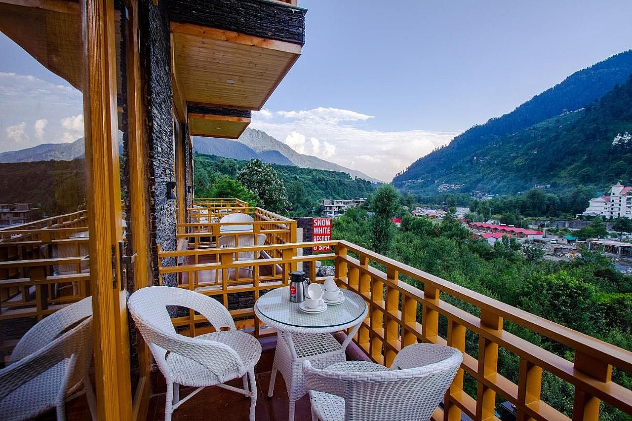 Snow White Resort - Central Heating - Breathtaking Moutain & River Views Luxury Room without Balcony  6
