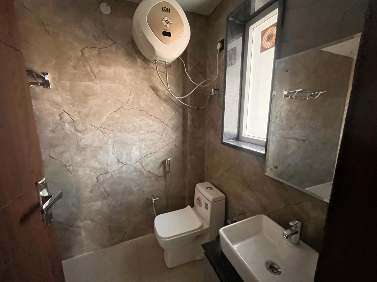 The Palm Studio Deluxe Room 17