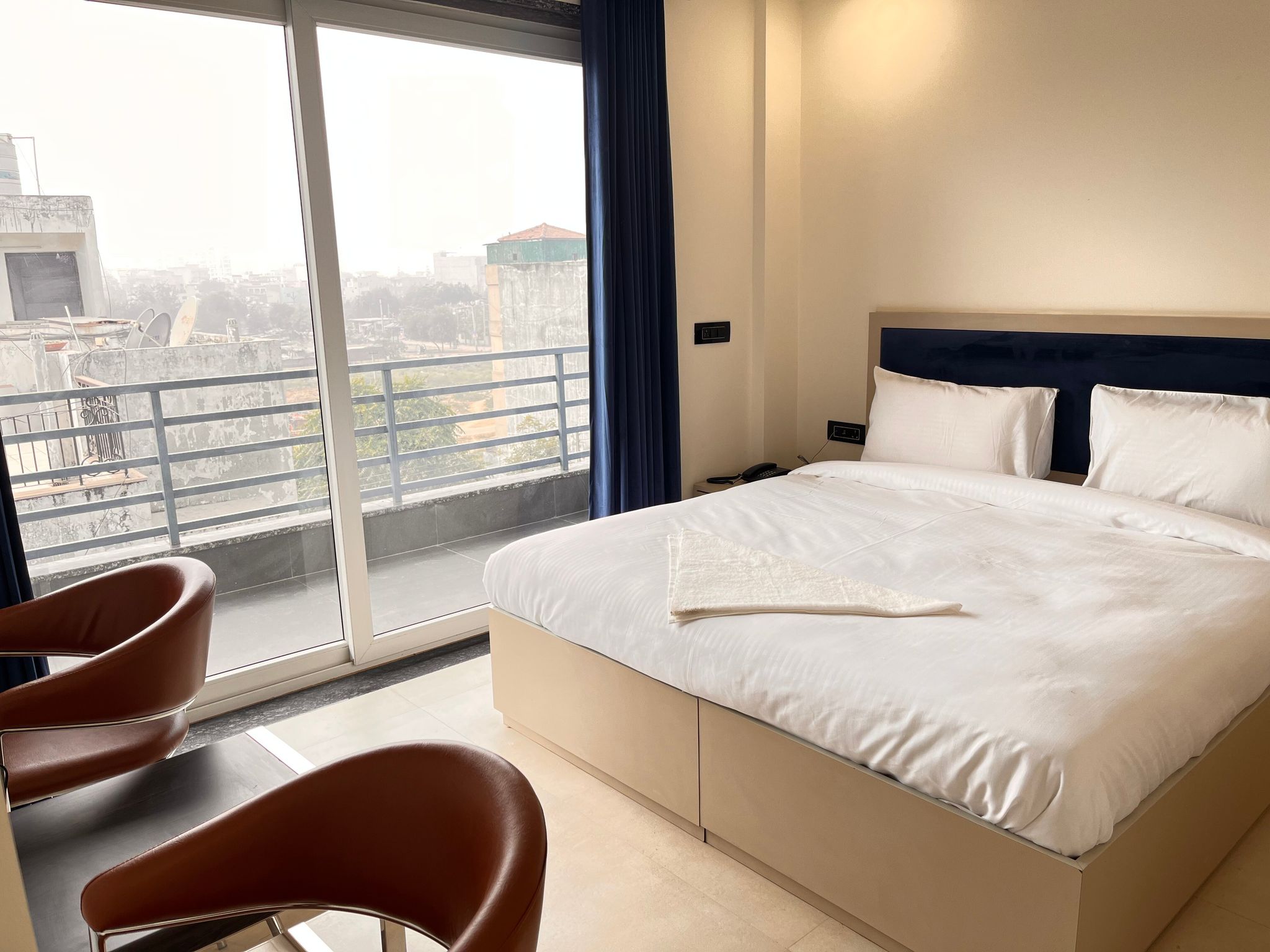 The Palm Studio Deluxe Room 11