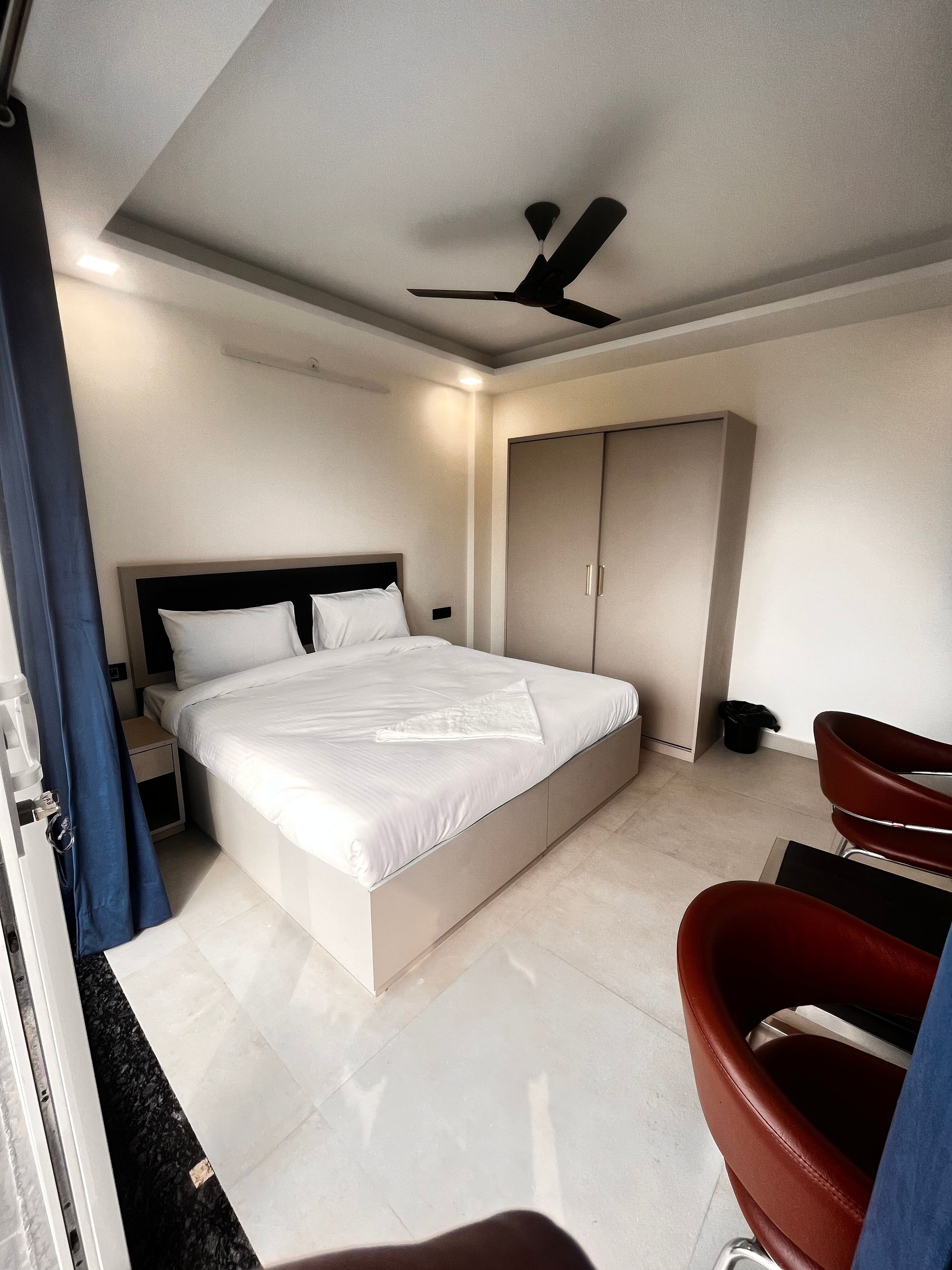 The Palm Studio Deluxe Room 10