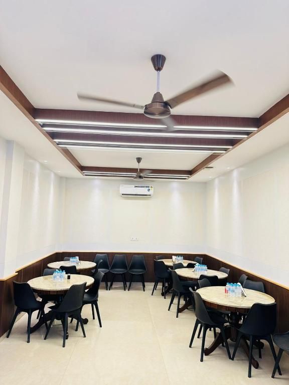 undefined Hotel Lotus Inn 4