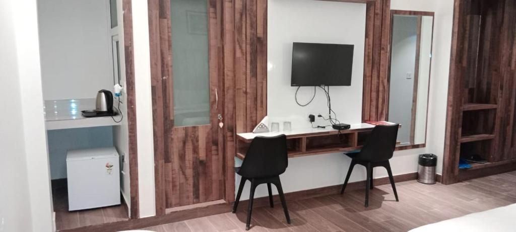 Hotel Lotus Inn Deluxe Room 9