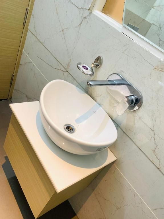 Hotel Lotus Inn Deluxe Room 4