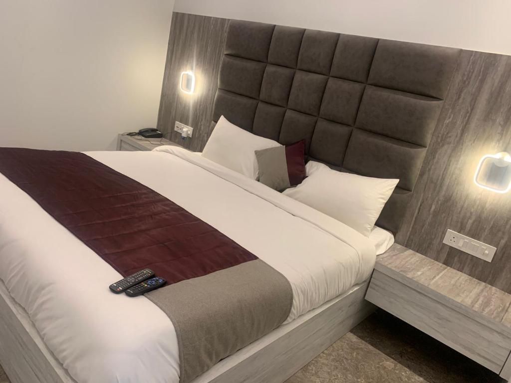 undefined Hotel Lotus Inn 8