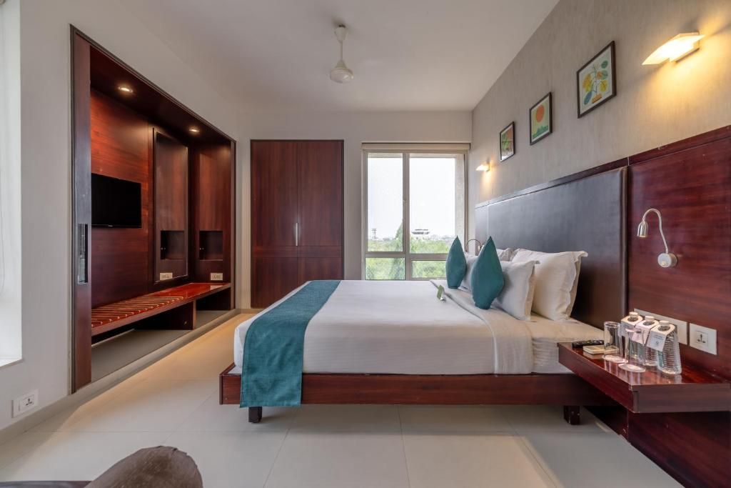 Corporate Business Room with Lounge Access