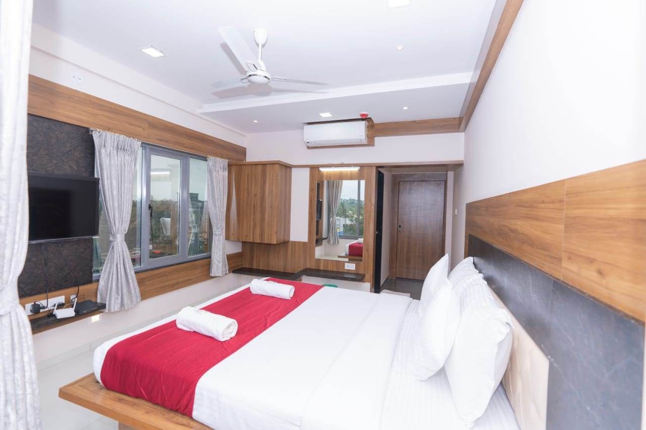 Hotel Chiranjeevi Deluxe Room Non Ac 3