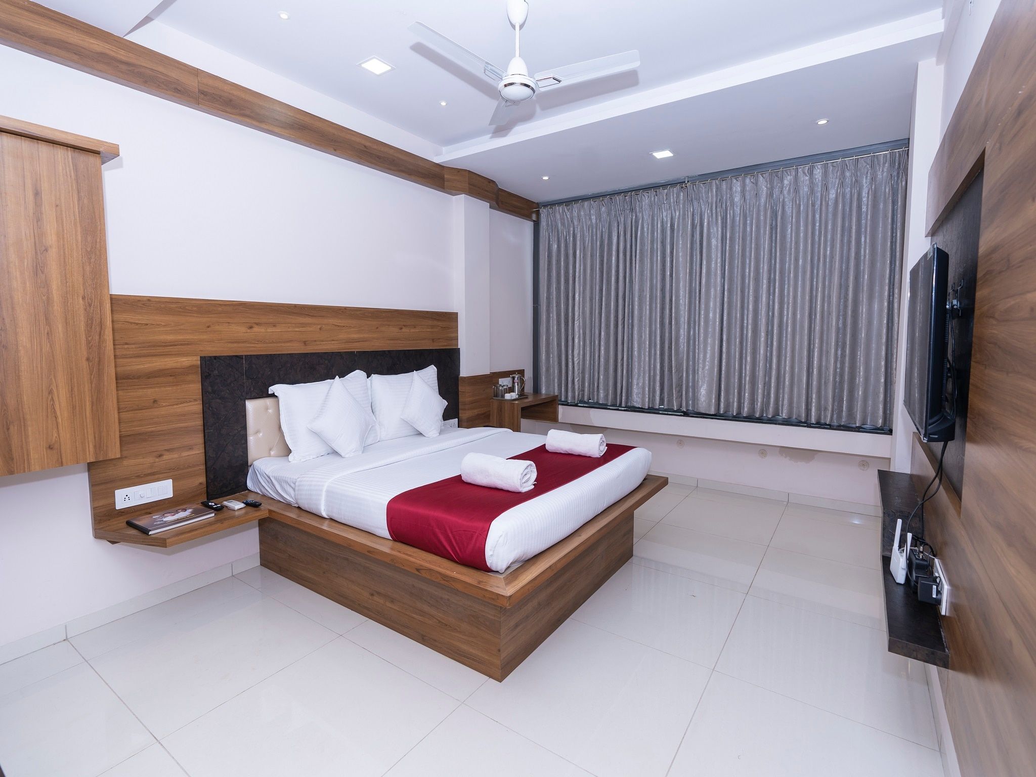 Hotel Chiranjeevi Deluxe Room Non Ac 4