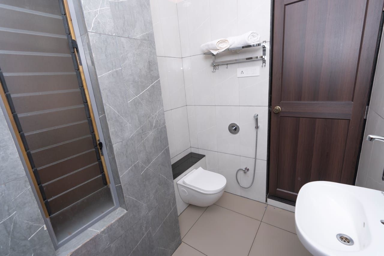 Hotel Chiranjeevi Deluxe Room Non Ac 7