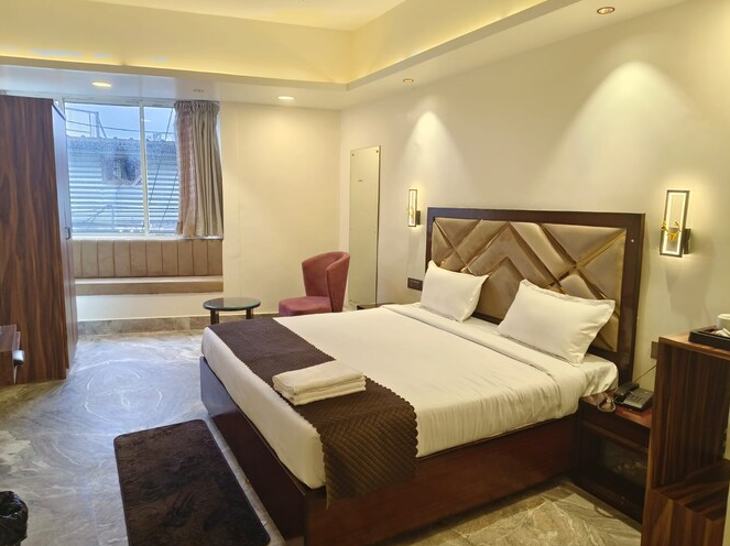 Cloud Social (Pure Veg) Supreme Room 2