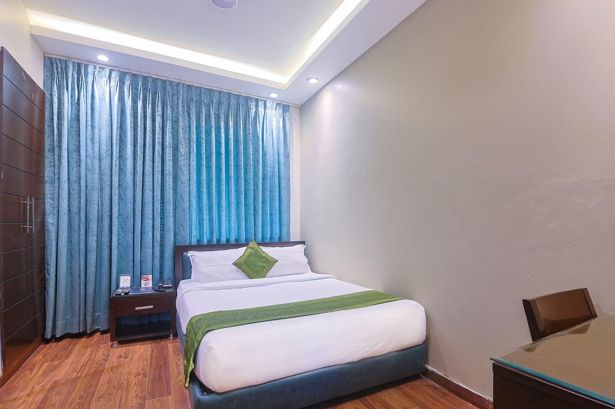 Economy Room