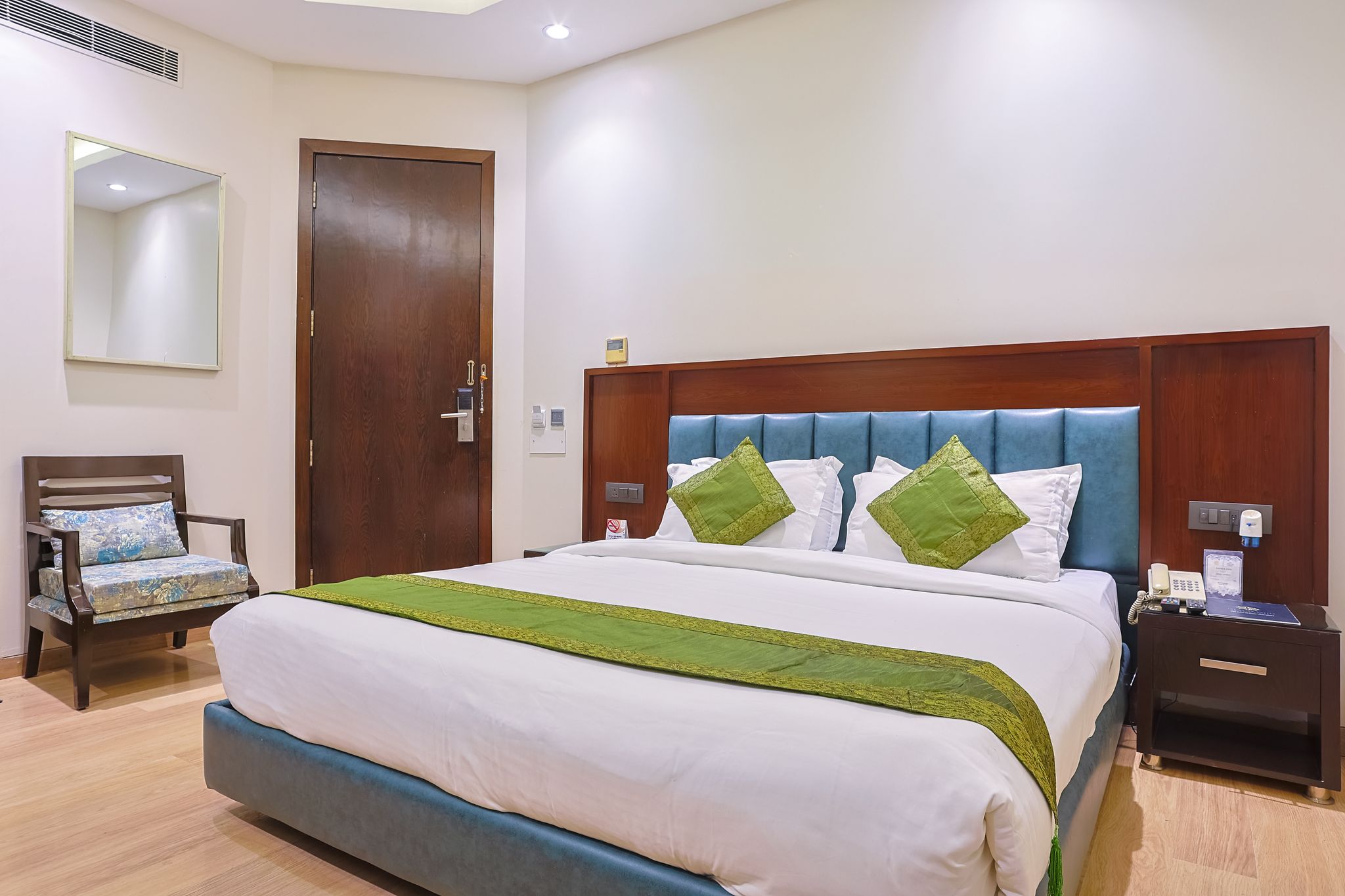 Deluxe Double or Twin Room